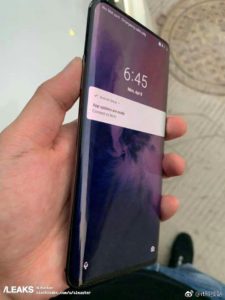 OnePlus 7 Proのディスプレイ
